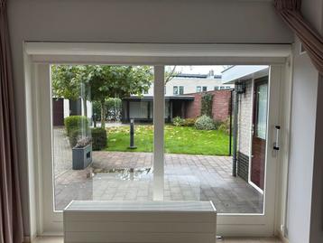 2 Rolgordijnen (verschillende maten) ook los te koop beschikbaar voor biedingen