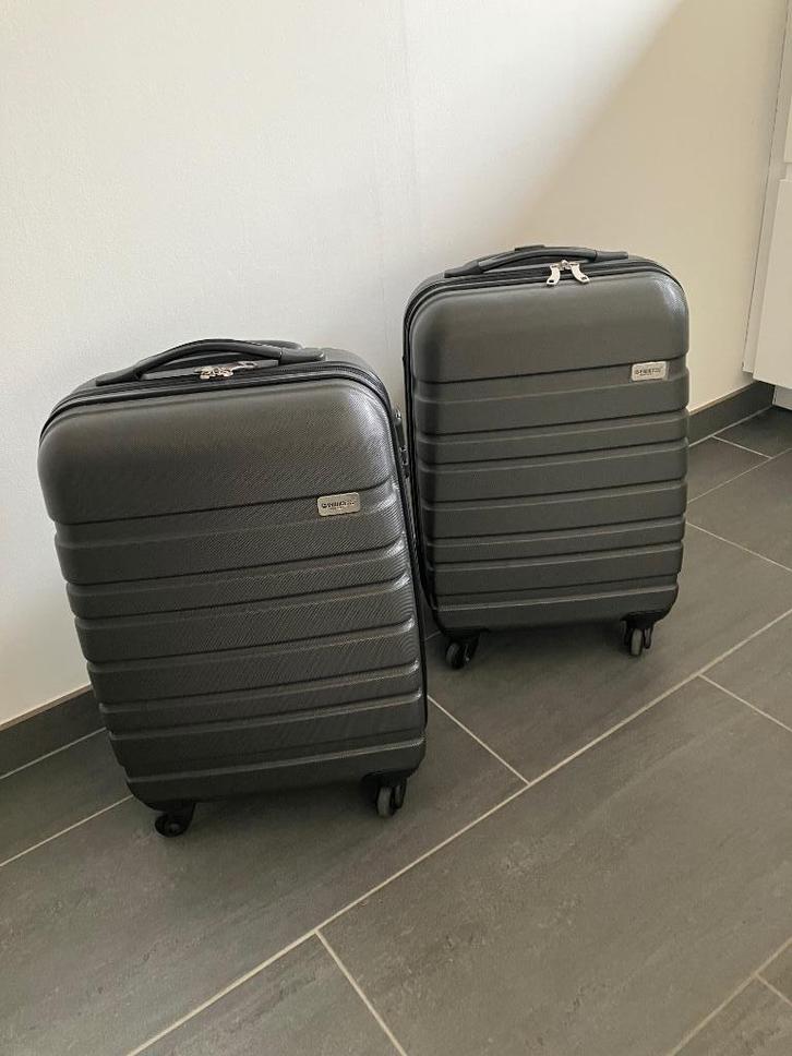 Koffer, Sieraden, Tassen en Uiterlijk, Koffers, Zo goed als nieuw, Hard kunststof, Slot, Uitschuifbare handgreep, Wieltjes, Ophalen