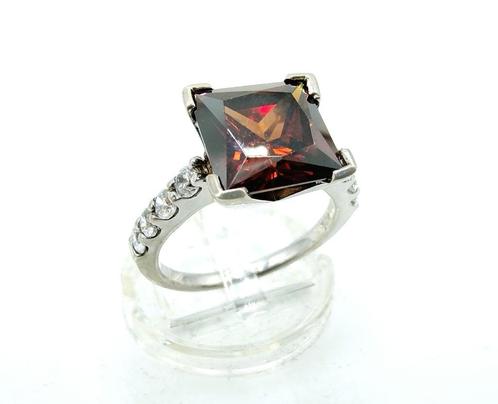 Zilveren ring met een grote princess cut geslepen granaat, Sieraden, Tassen en Uiterlijk, Ringen, Gebruikt, Dame, 18 tot 19, Zilver