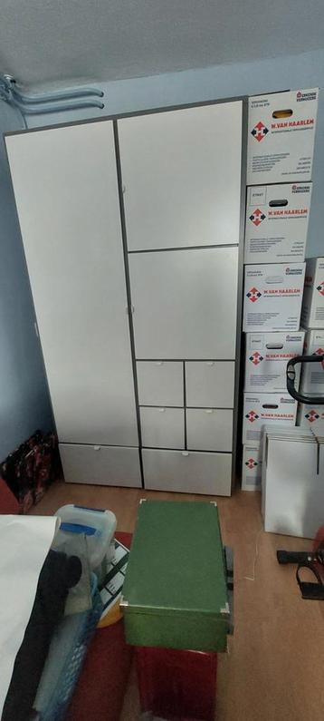 Witte IKEA Kledingkast met laden beschikbaar voor biedingen