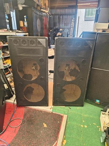 2 x lege dubbel 15 inch kasten. Stevige gril. Dap.  beschikbaar voor biedingen