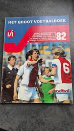Groot Voetbalboek Voetbal International 1982, Verzenden, Zo goed als nieuw, Overige binnenlandse clubs, Boek of Tijdschrift