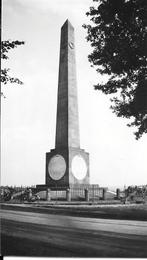 Baarn- Soestdijk Gedenknaald in 1937 fototje klein formaat, Ophalen of Verzenden, 1920 tot 1940, Ongelopen, Utrecht