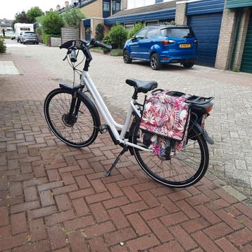 Electrische fiets, middelgroot, wit beschikbaar voor biedingen