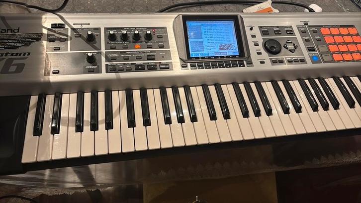 Roland fantom x6, Muziek en Instrumenten, Synthesizers, Zo goed als nieuw, 61 toetsen, Roland, Met midi-aansluiting, Ophalen of Verzenden