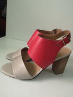 Stijlvolle handgemaakte sandalen maat 40  in uitstekende st, Ophalen of Verzenden, Zo goed als nieuw, Beige, Sandalen of Muiltjes