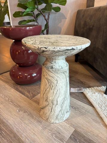 Showmodel Bijzettafel Kave Home Marmerlook  beschikbaar voor biedingen