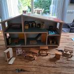 Poppenhuis met een paar meubeltjes, Kinderen en Baby's, Gebruikt, Ophalen