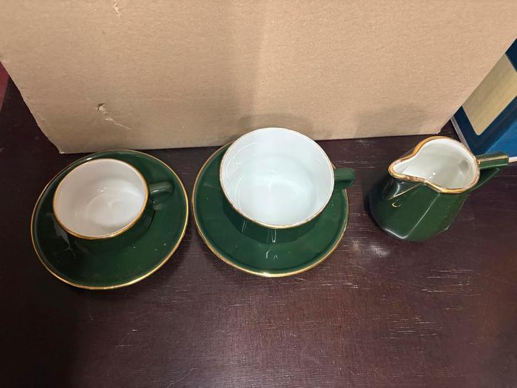 Groen Frans Koffieservies apilco, Huis en Inrichting, Keuken | Servies, Gebruikt, Compleet servies, Effen, Keramiek, Ophalen