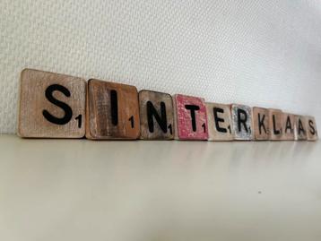 Houten letters ‘Sinterklaas’. Leuk voor decoratie, etalage! beschikbaar voor biedingen