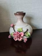 Vaasje 3d keramiek, Huis en Inrichting, Overige kleuren, Aardewerk of Porselein, Ophalen of Verzenden, Zo goed als nieuw