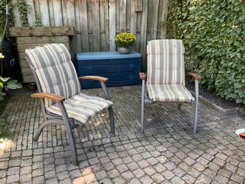 2 Tuinstoelen (Hartman) met Hartman kussens beschikbaar voor biedingen