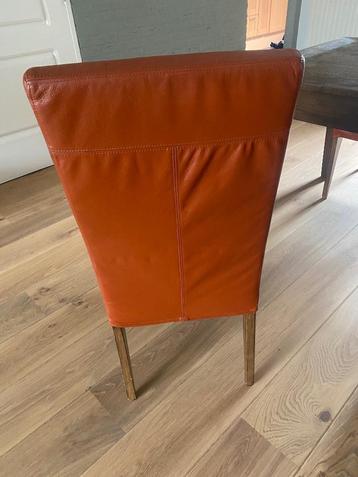 Eetkamerstoelen beschikbaar voor biedingen