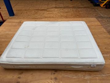 Van Landschoot 200x160x25cm beschikbaar voor biedingen