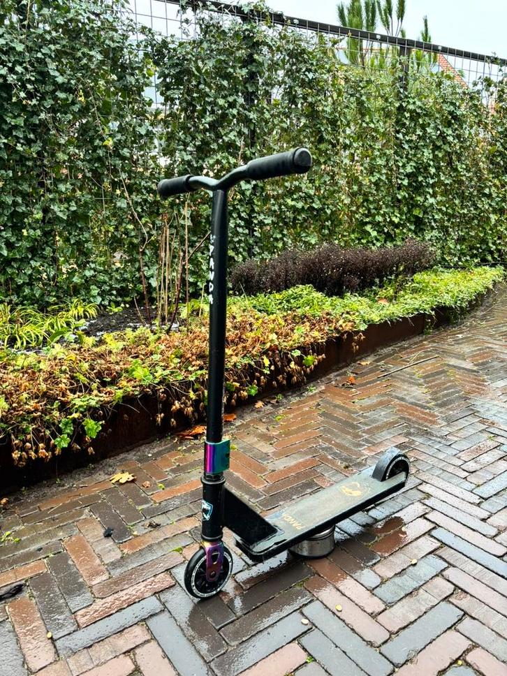 PANDA Primus Stuntstep – Zwart / Rainbow details, Fietsen en Brommers, Steps, Gebruikt, Gewone step, Ophalen of Verzenden