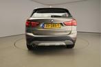 BMW X1 sDrive16d Automaat / X-Line / Trekhaak / Leder / Led, Auto's, BMW, Te koop, Zilver of Grijs, Gebruikt, 750 kg