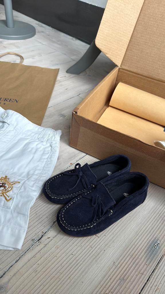 Super mooie NIEUWE suède mocassins H&M in maat 29, Kinderen en Baby's, Kinderkleding | Schoenen en Sokken, Zo goed als nieuw, Schoenen