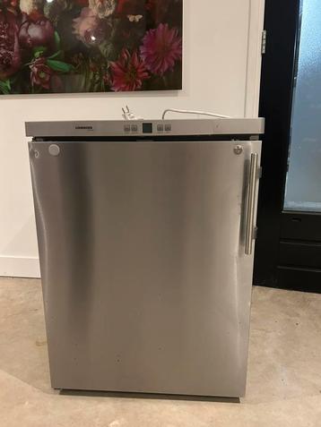 Liebherr vriezer horeca catering tafel bodel beschikbaar voor biedingen