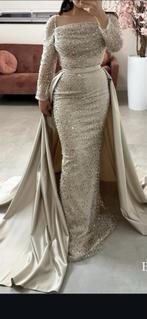 Prachtige beige galajurk met pailletten, Kleding | Dames, Gelegenheidskleding, Maat 38/40 (M), Galajurk, Beige, Ophalen of Verzenden