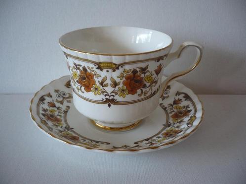 Porselein kop en schotel, Royal Stafford., Antiek en Kunst, Antiek | Servies los, Ophalen of Verzenden