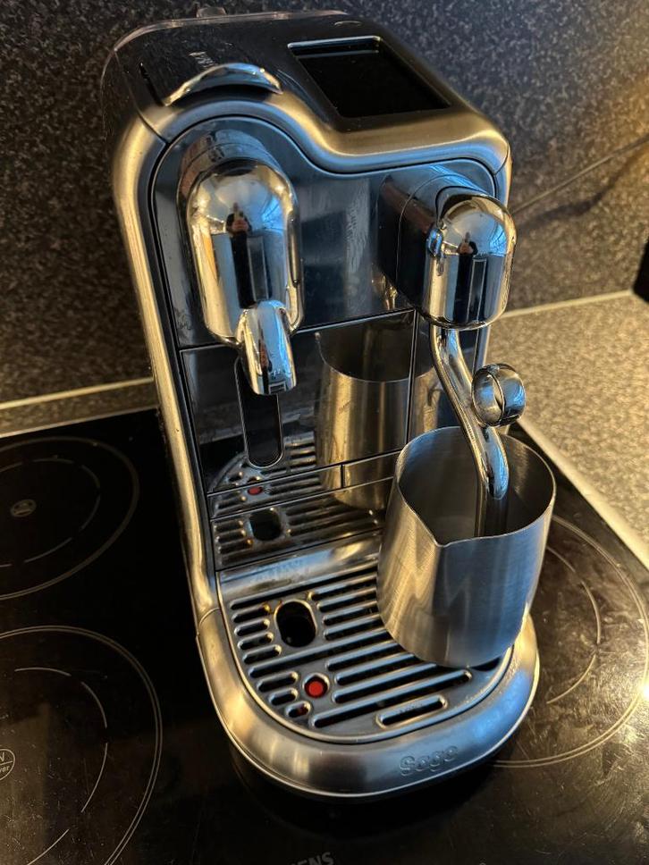 Sage Nespresso Creatista Pro (met 400 cups), Witgoed en Apparatuur, Koffiezetapparaten, Zo goed als nieuw, Koffiepads en cups