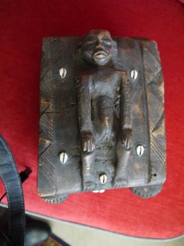 Box gemaakt in Congo Afrika, Antiek en Kunst, Kunst | Niet-Westerse kunst, Ophalen of Verzenden