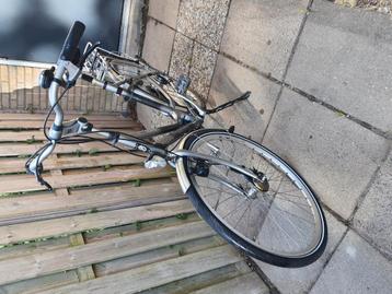 Dames fiets (vrolijke fiets) 😉 beschikbaar voor biedingen