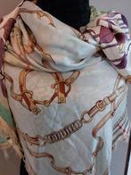 Grote zijden Mucho Gusto omslagdoek  sjaal, shawl, driehoek, Kleding | Dames, Ophalen of Verzenden, Zo goed als nieuw, Maat 46/48 (XL) of groter