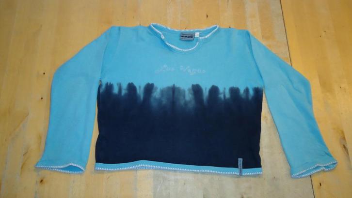 Blauwe tweekleurige trui shirt longsleeve mt 134 -140 (K320), Kinderen en Baby's, Kinderkleding | Maat 134, Zo goed als nieuw