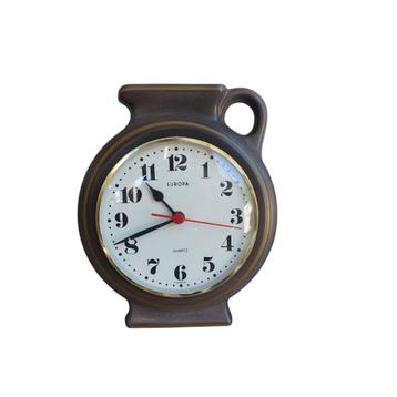 Vintage klok Europa Quartz  beschikbaar voor biedingen