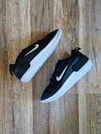 Nike Amixa Dames Hardloopschoenen (Maat 37.5 EU), Ophalen of Verzenden, Zo goed als nieuw, Sneakers of Gympen