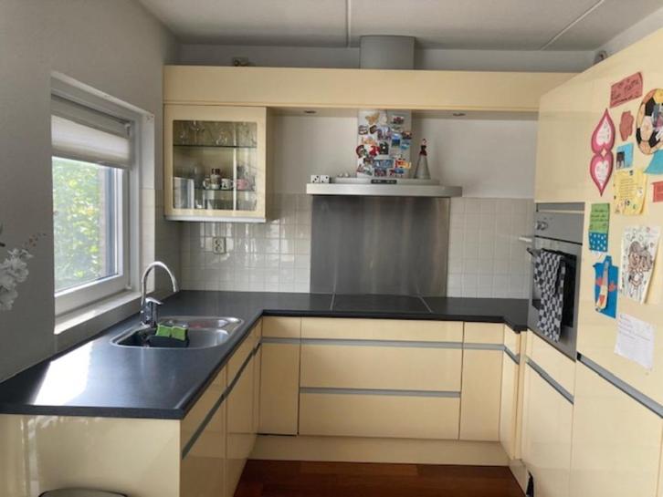 Te koop:U-vormige SieMatic keuken hoogglans geel goede staat, Huis en Inrichting, Keuken | Complete keukens, Gebruikt, U-keuken