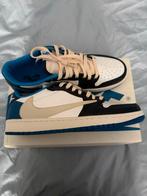 Travis Scott Jordan 1 Low - Maat 43, Kleding | Heren, Schoenen, Ophalen of Verzenden, Nieuw, Blauw, Sneakers of Gympen
