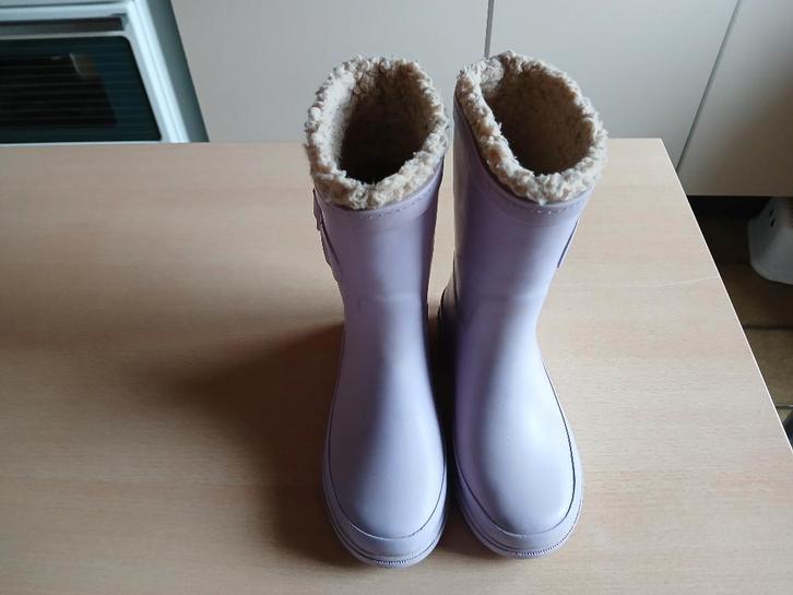 regenlaarsjes met voering (lila) maat 28, Kinderen en Baby's, Kinderkleding | Schoenen en Sokken, Gebruikt, Laarzen, Meisje, Ophalen of Verzenden