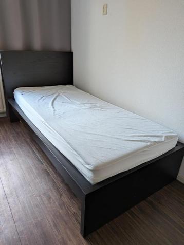 Ikea MALM bedframe with mattress and mattress protector - afbeelding 2