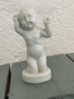 Wit vintage beeldje kind / knielende baby. Denemarken., Ophalen, Zo goed als nieuw, Mens