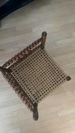 Houten hoekstoeltje, Huis en Inrichting, Ophalen of Verzenden, Zo goed als nieuw, Rechthoekig, Hout