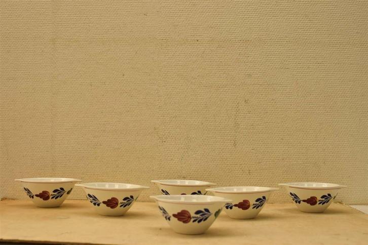 6 stuks Boch Boerenbont porseleinen kom met oortjes 46251, Huis en Inrichting, Keuken | Servies, Gebruikt, Bord(en), Wedgwood