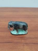 Zwart Stenen Olifantje op Groene Voet - 7cm, Antiek en Kunst, Kunst | Beelden en Houtsnijwerken, Ophalen of Verzenden