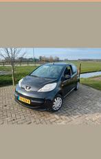 Peugeot 107 1.0 12V 3DR 2007 Zwart, Auto's, Voorwielaandrijving, 4 stoelen, Handgeschakeld, Particulier