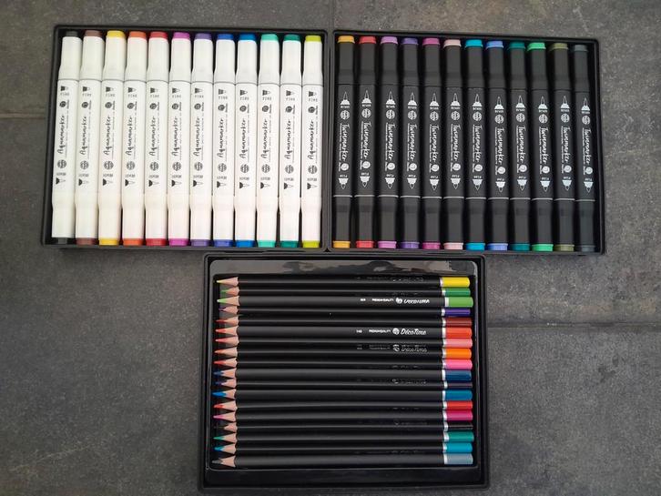 Decotime koffer ~ stiften kleurpotloden ~ nieuw ~ 42 delig, Hobby en Vrije tijd, Tekenen, Nieuw, Potlood of Stift, Ophalen of Verzenden