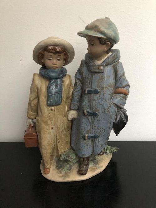 Lladro Gres porselein Away To School (Reyshof), Antiek en Kunst, Antiek | Porselein