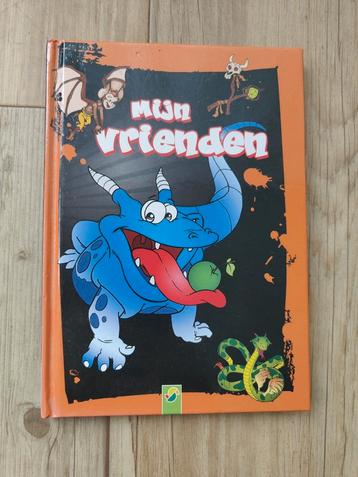 Nieuw vriendenboekje met fantasiedieren beschikbaar voor biedingen