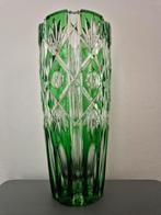 Kristallen vaas groen, 25 cm hoog 12 cm doorsnee, Ophalen of Verzenden, Minder dan 50 cm, Groen, Glas