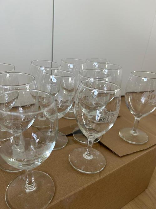 Collectie glazen Nederlandse paleizen, Huis en Inrichting, Keuken | Servies, Zo goed als nieuw, Glas of Glazen, Overige stijlen