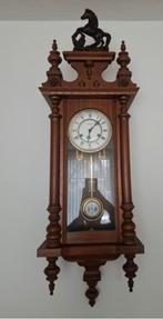 Antieke paardjes Klok met sleutel, Antiek en Kunst, Ophalen of Verzenden