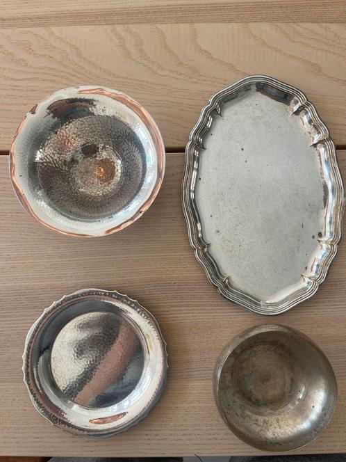 Vier verzilverde gebruiksvoorwerpen dienblaadje, schaaltje, Antiek en Kunst, Antiek | Goud en Zilver, Ophalen of Verzenden