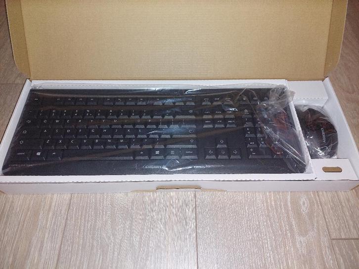 Toetsenbord en muis, Computers en Software, Toetsenborden, Nieuw, Azerty, Draadloos, Toetsenbord en muis-set, Ophalen of Verzenden