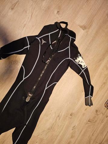 mares 0,5 coral wetsuit 126 cm lang van schouder  beschikbaar voor biedingen