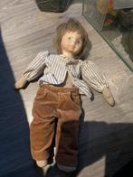 Oude stoffen pop met kleding, Verzamelen, Poppen, Ophalen of Verzenden, Gebruikt, Pop